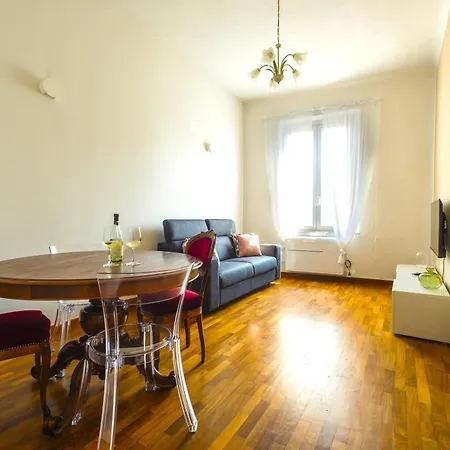Daire Hostly-suite Le Maioliche-near The Tower