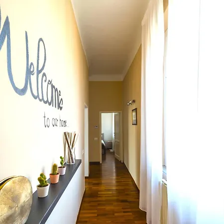Hostly-suite Le Maioliche-near The Tower Daire *
