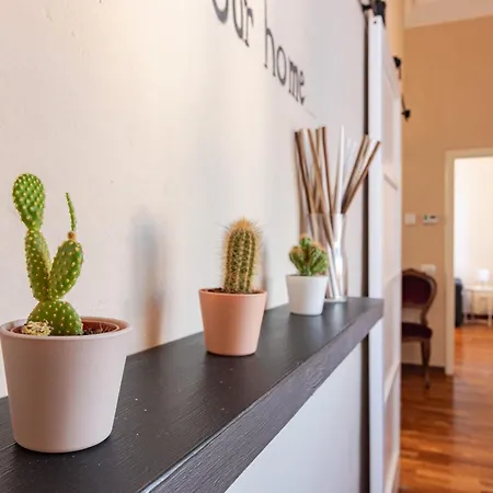 Апартаменты Hostly-suite Le Maioliche-charme In Town Center