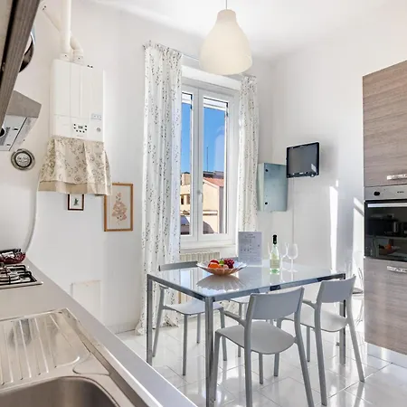 Hostly-suite Le Maioliche-charme In Town Center Апартаменты