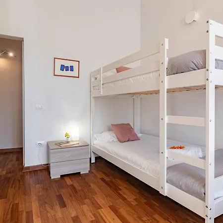 Hostly-suite Le Maioliche-charme In Town Center Пиза